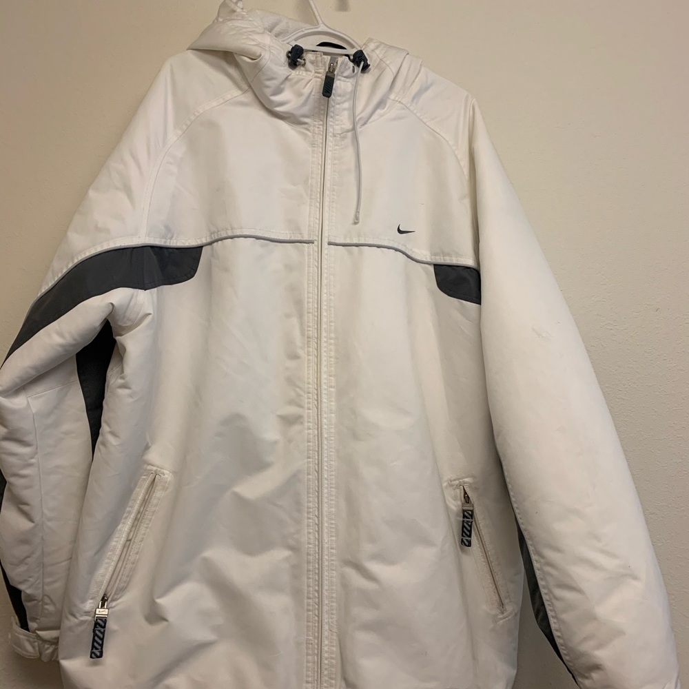 Men’s Nike Winter White Coat with Hood  size XXL